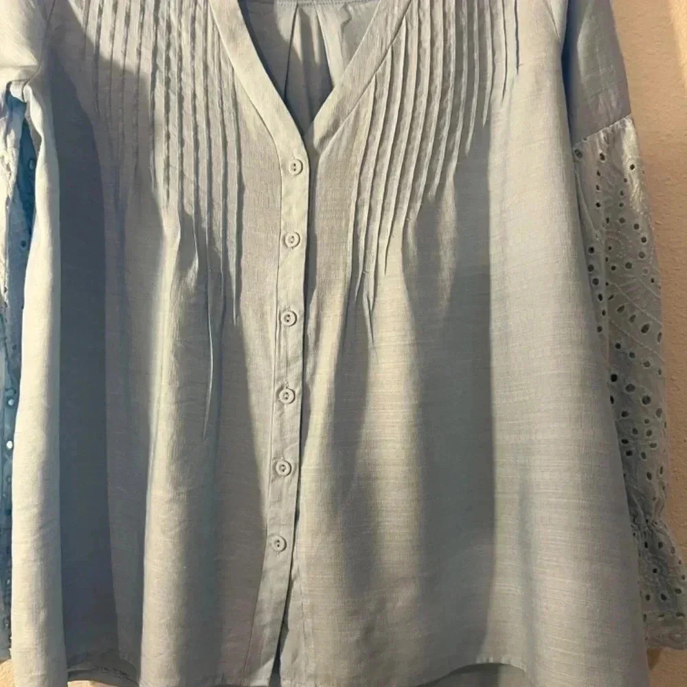 Baby Blue Top with Lace Hole Sleeves Size Small - Picture 7 of 10